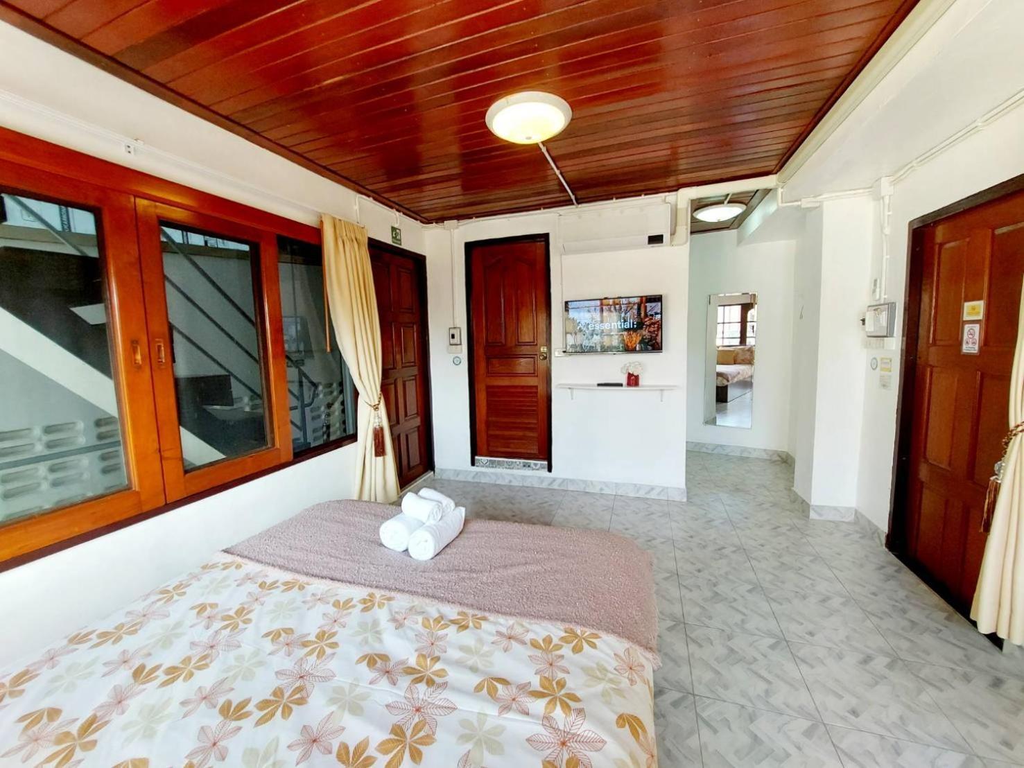 Hello Sunshine Hostel Phra Nakhon Si Ayutthaya Exterior photo
