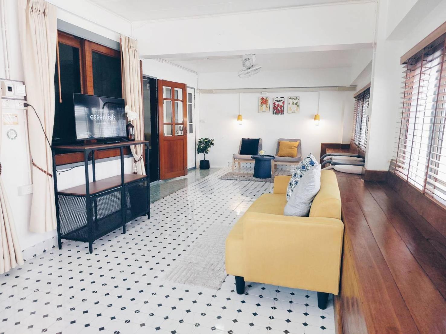 Hello Sunshine Hostel Phra Nakhon Si Ayutthaya Exterior photo