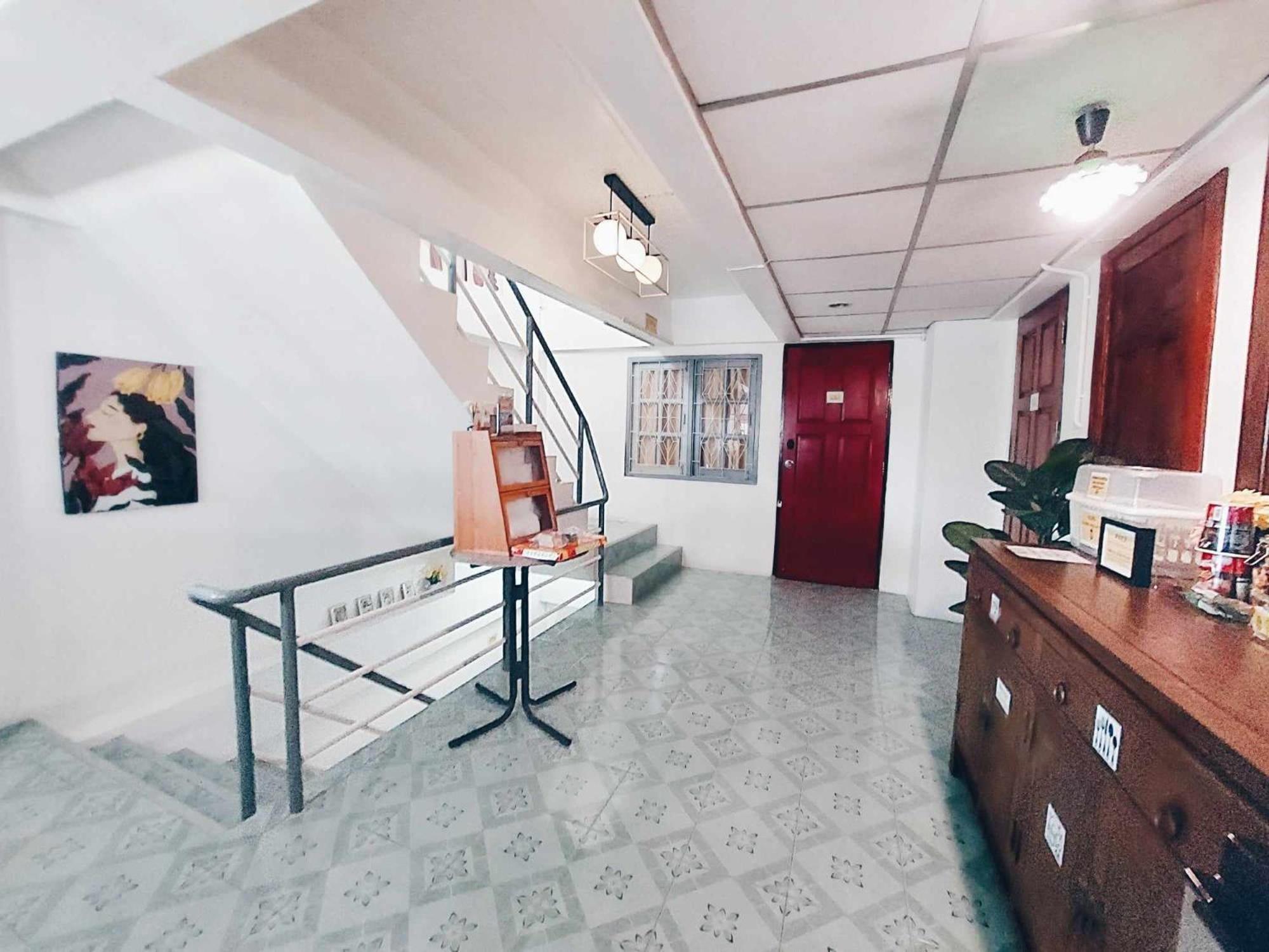 Hello Sunshine Hostel Phra Nakhon Si Ayutthaya Exterior photo