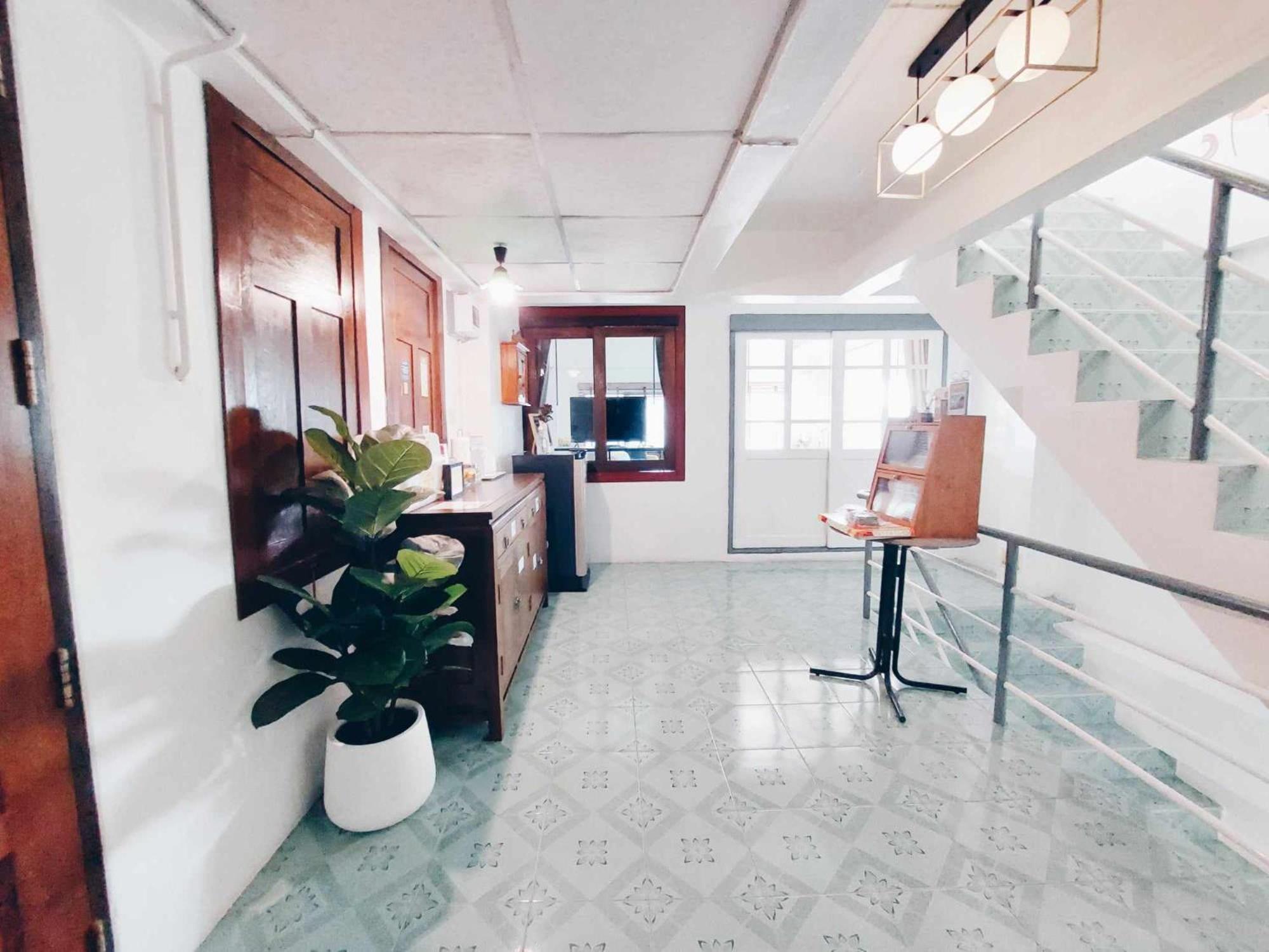 Hello Sunshine Hostel Phra Nakhon Si Ayutthaya Exterior photo