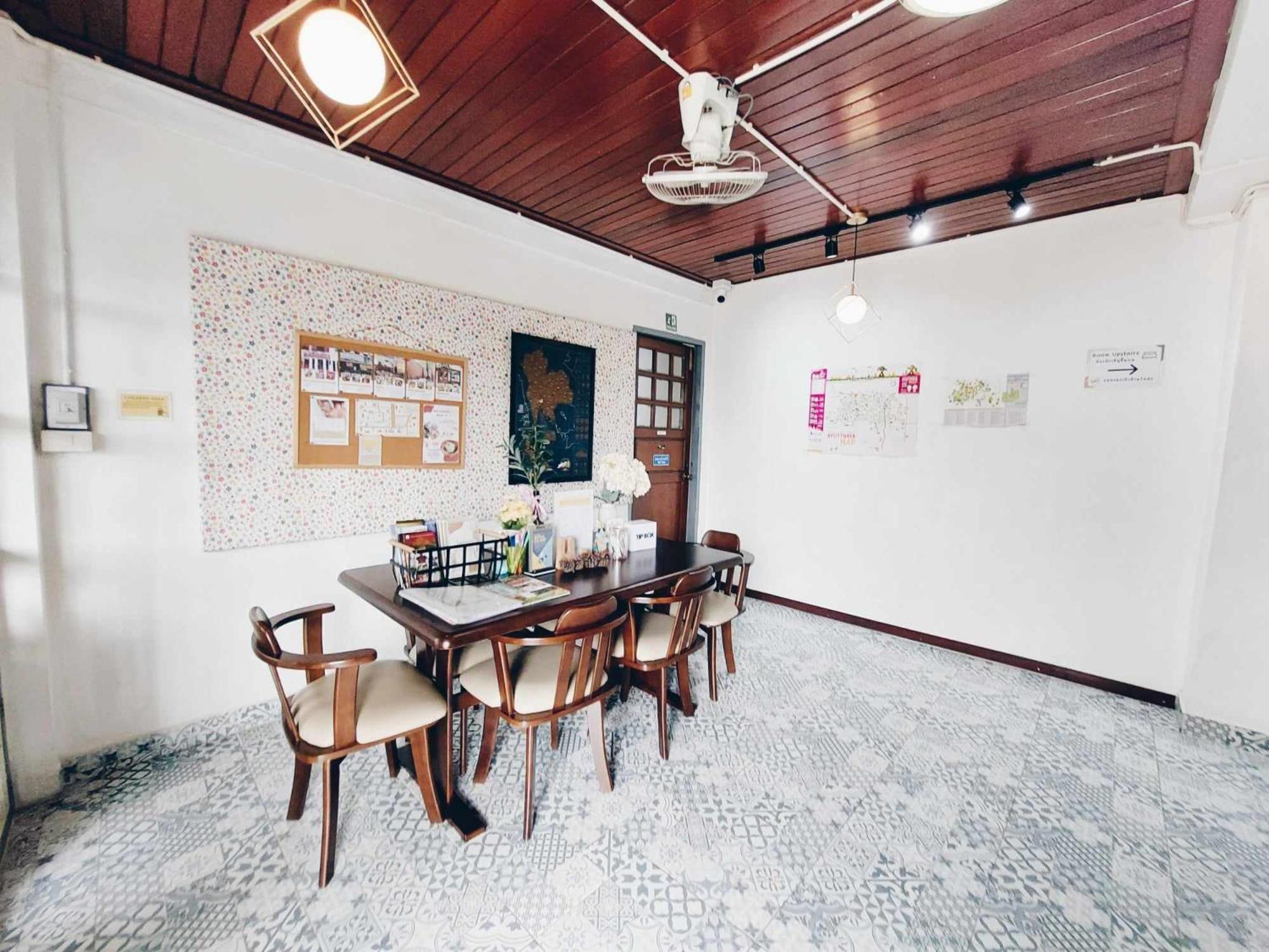 Hello Sunshine Hostel Phra Nakhon Si Ayutthaya Exterior photo