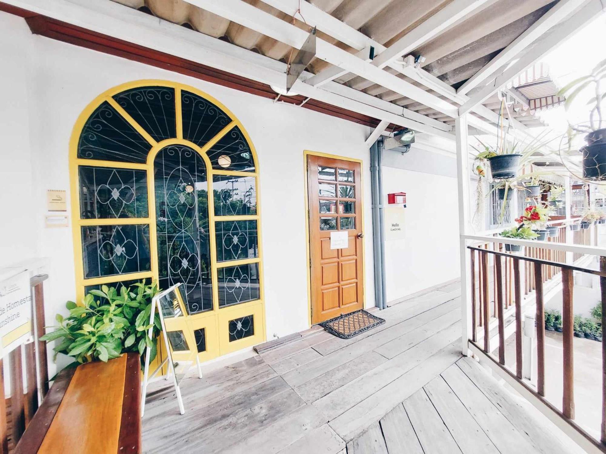 Hello Sunshine Hostel Phra Nakhon Si Ayutthaya Exterior photo